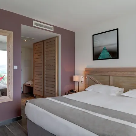 Carre Noir Hotel 4*