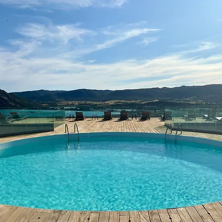 Carre Noir بورتو فيكشْيو