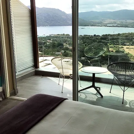 Carre Noir فندق 4*