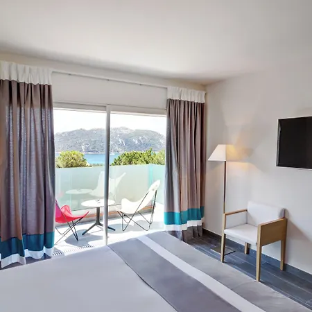 Carre Noir بورتو فيكشْيو