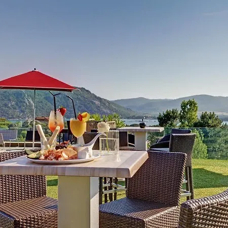 Carre Noir بورتو فيكشْيو