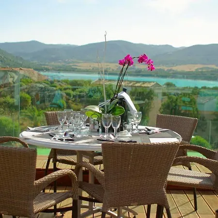 Carre Noir فندق بورتو فيكشْيو