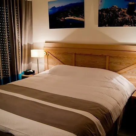 Carre Noir 4* بورتو فيكشْيو